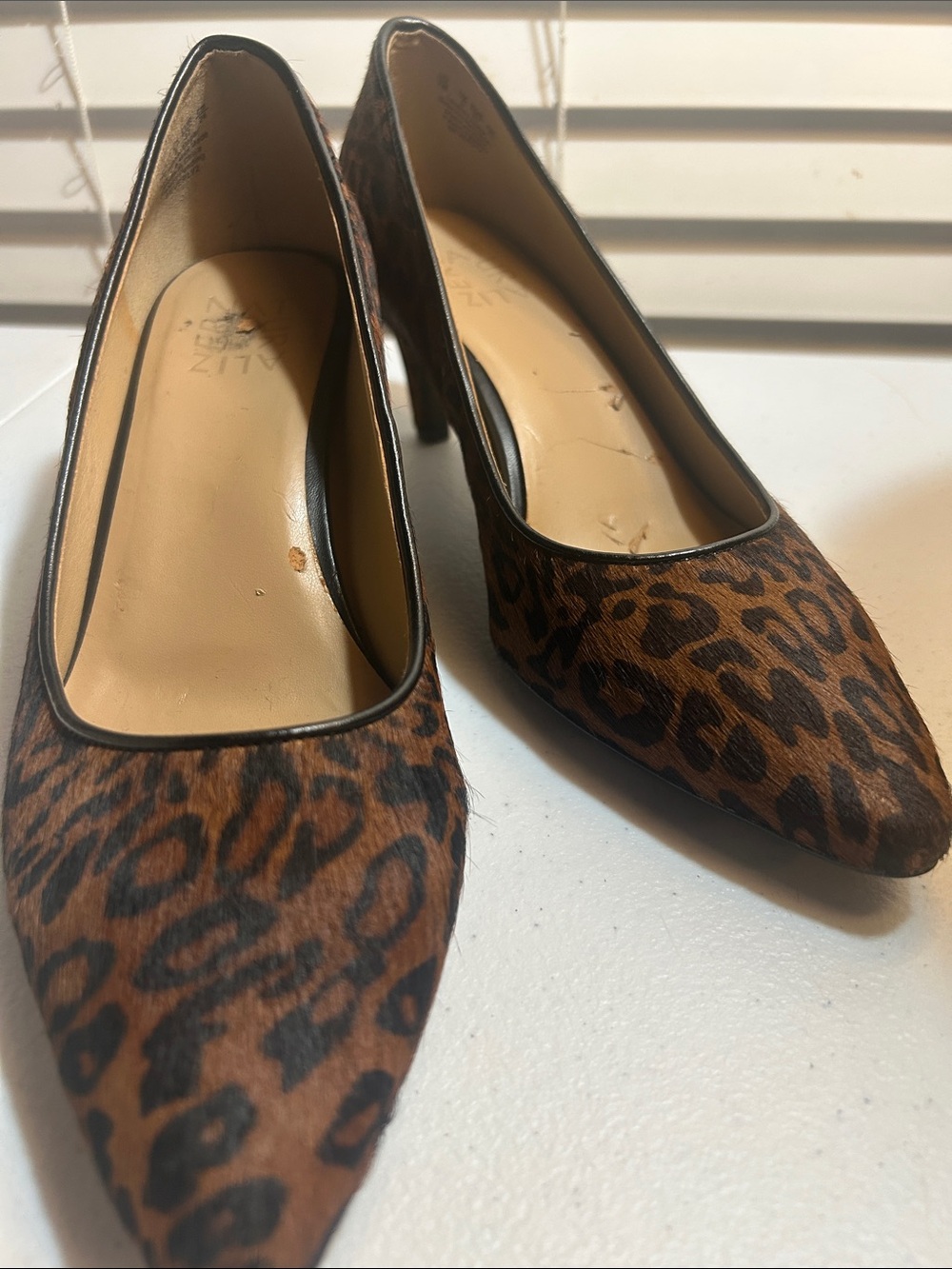 Naturalizer textured hide Leopard-Print Pointed-Toe Pumps in Brown